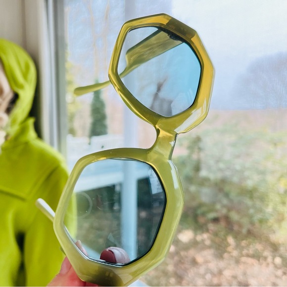 COPY - Green Hexagonal Sunglasses - Picture 3 of 3
